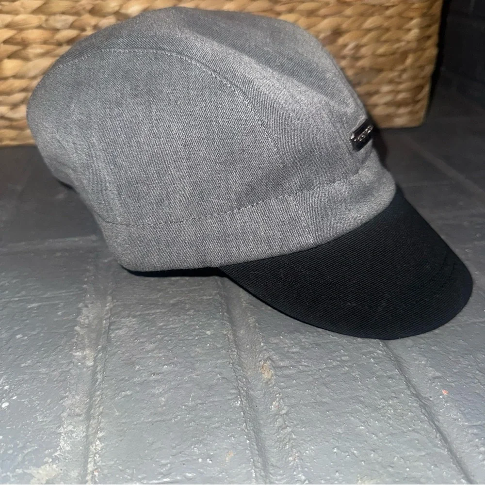 Forkicks Short Brim Baseball‎ Cap Hat Stretchy Fit Gray Black Bill Elastic Comfy